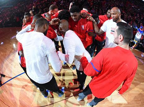 כמעט מבלי להזיע. הקליפרס חגגו ניצחון שני (getty)