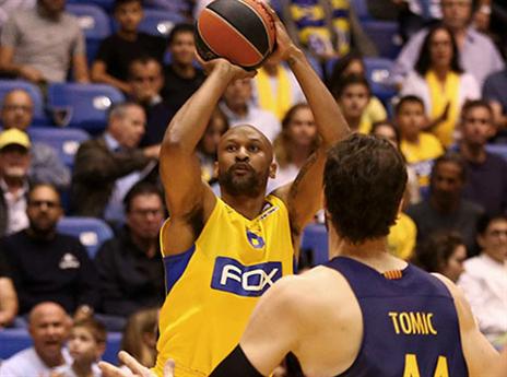 סמית' פיספס שלשה קריטית בדקה האחרונה (צילום: אלן שיבר)