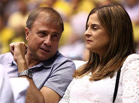 אלישע ונאווה לוי נהנים בהיכל (צילום: אלן שיבר)