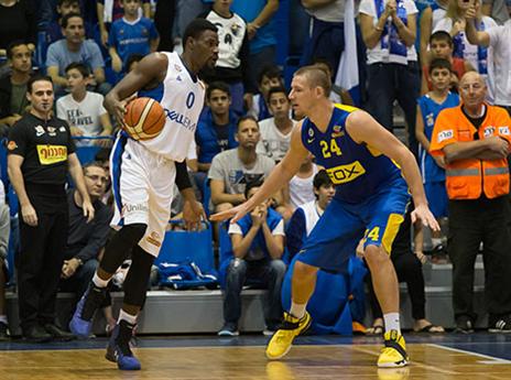 ההגנה הצהובים התקשתה במחצית הראשונה (עודד קרני)