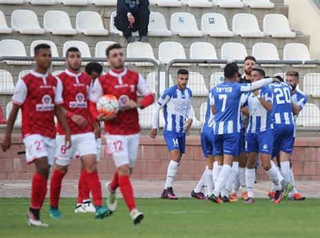 מ.ס אשדוד סוף סוף התייצבה (צילום: אנצ'ו גוש)