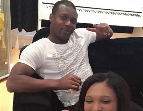 מחכה להזדמנות בביתו בלונדון (צילום: פרטי)