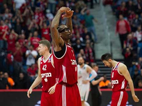 הדליק את הארנה. סטודמאייר