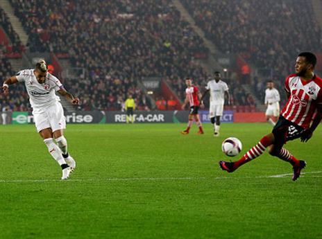 ואז הכדור הגיע לבוזגלו (Getty)