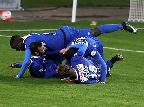 שחקני ק"ש יחלקו מתנה לאיזי שרצקי? (אלן שיבר)