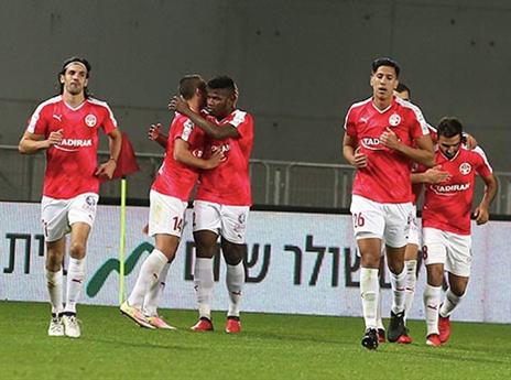 "יש לנו סגל מספיק גדול כדי להתמודד על כל תואר" (צילום: אלן שיבר)