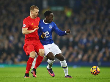 לוקאקו וקלבאן. מאבק צמוד (gettyimages)