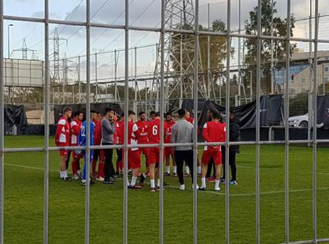 ימים גורליים. שחקני הפועל ת"א באימון