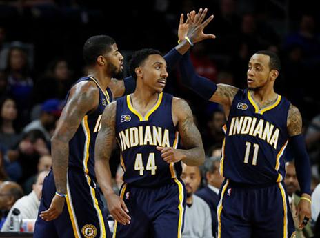 שחקני אינדיאנה חוגגים ניצחון בדטרויט (getty)