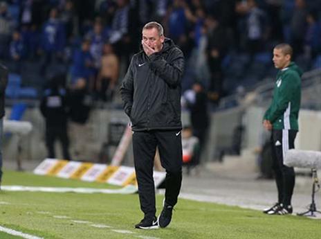 למולנסטיין וקרלסן אין פתרונות למצב העגום (צילום: יוסי שקל)