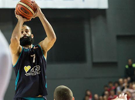 רות'בארט. נהנה מההקנטות (מנהלת הליגה)