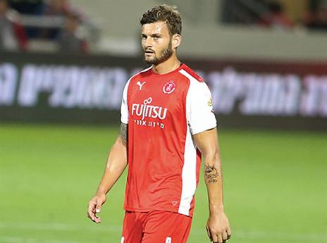 גם הוא תובע. גוטליב (אלן שיבר)