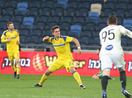 חכם ובעל תנועה נהדרת. קיארטנסון (יוסי שקל)