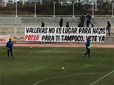 האוהדים מוחים (טוויטר)