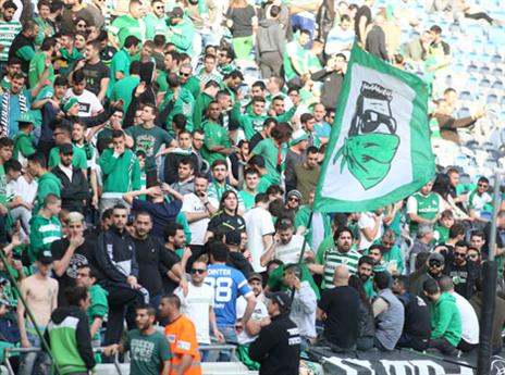 כל התסכול שסחבו האוהדים התפוצץ בדרבי (יוסי שקל)