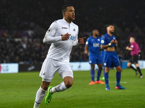 אולסון מוריד את לסטר שפופה למחצית (Getty)