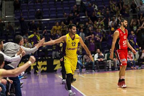 המנהיג של חולון. הרוש (מנהלת הליגה)