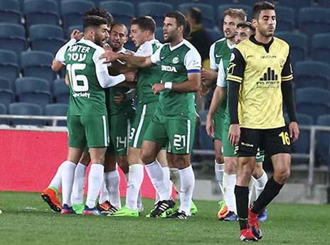 הוכיחו הרבה אופי. הירוקים חוגגים (צילום: אלן שיבר)