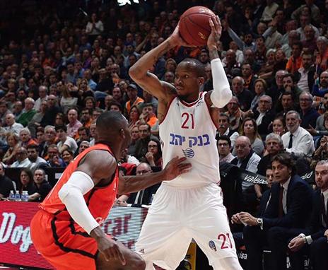 לא הגיע למשחק השלישי. קינזי