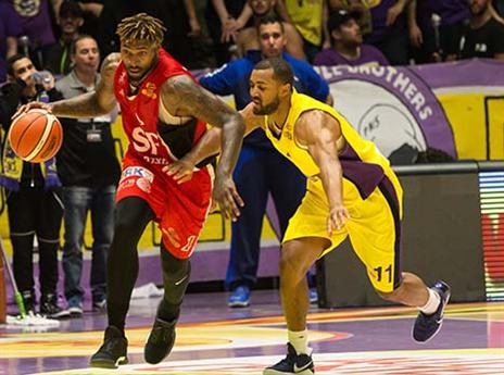 לא הולך לשום מקום. בינתיים. האוול (מנהלת הליגה)