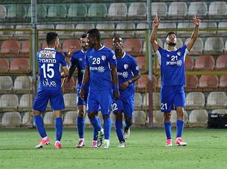 גוזלן רוצה לשחק (לירון מולדובן)