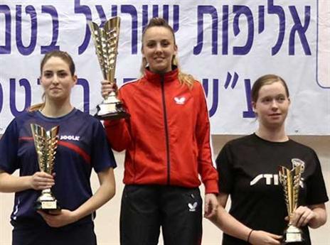 טרוסמן על הפודיום (איגוד טניס השולחן)