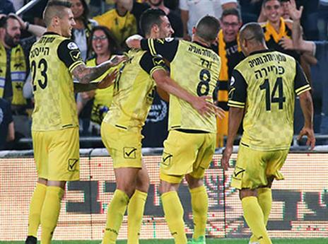 המקום השלישי מחכה (דני מרון)