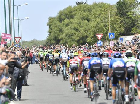 יום רגוע ומישורי שהסתיים בהפתעה (ג'ירו)