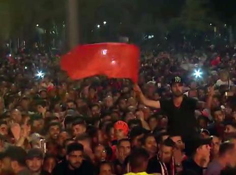 אלפי אוהדים הגיעו