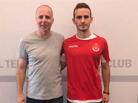 גרץ עם סוכנו גלעד קצב. הפועל ממשיכה לעבוד במרץ