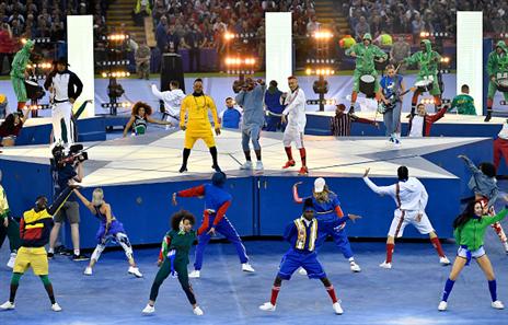 ה-"black eyed peas" הגיעו לחמם את הנוכחים לפני הפתיחה (getty)