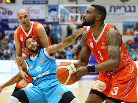 כדיר. נלחץ מהישיבה על הספסל (לירון מולדובן)