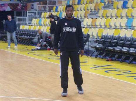 החוק הרוסי פגע בו משמעותית