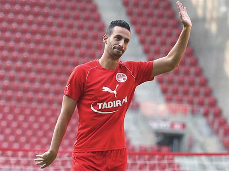 מתרגל לבית החדש. איינבינדר (אלן שיבר)