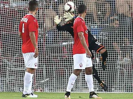 אכזבה מהשער המצמק של ההונגרים (צילום: אלן שיבר)