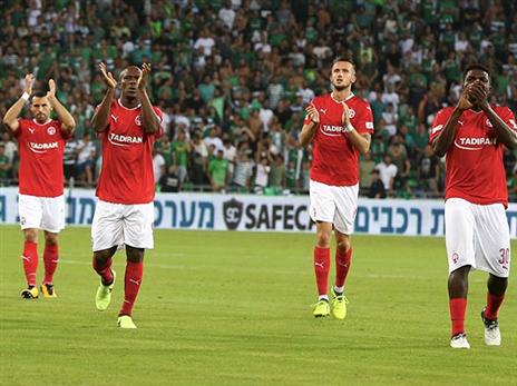 שחקני ב"ש מודים לקהל. ירדו שפופים לחדר ההלבשה (אלן שיבר)