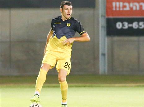 יחזור למרכז ההגנה. סירושטיין (דני מרון)