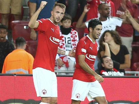 פקהארט ישוב להרכב מול הפועל חיפה? (אלן שיבר)