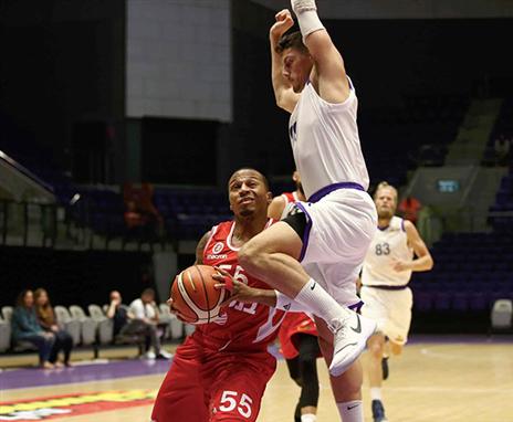 ג'רלס לא התקשה מול הסגולים (אלן שיבר)