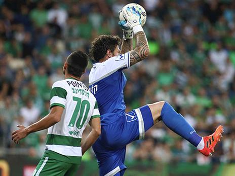 מנע מחיפה להבקיע. קליימן (אלן שיבר)