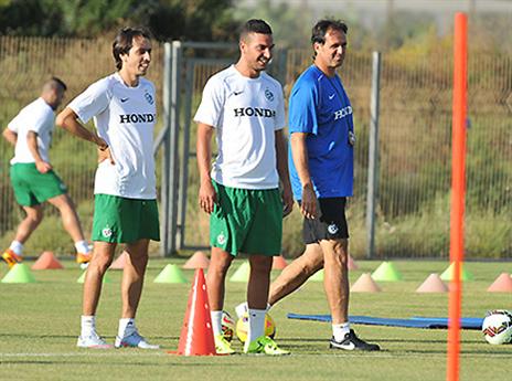 לוי עם בניון. "חייב להישאר בכדורגל אחרי הפרישה" (האתר הרשמי)