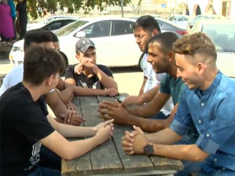 עם החברים והמשפחה ברהט