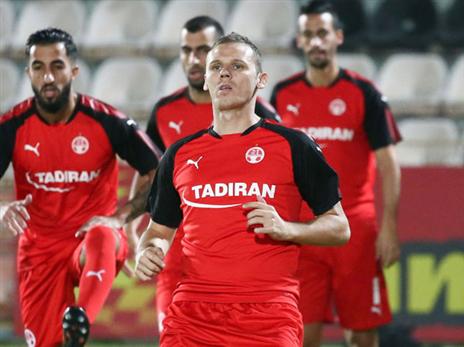 קורהוט ישוב ל-11 (דני מרון)