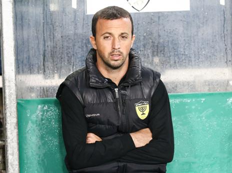 בין הפטיש לסדן. בן זקן (דני מרון)