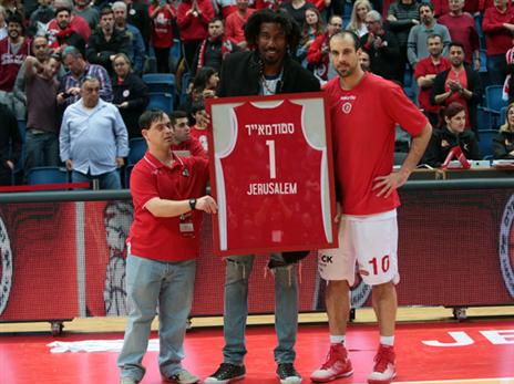 קיבל כבוד מלכים. אמארה (אודי ציטיאט, מנהלת הליגה)