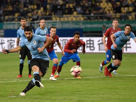 פנדל בלתי עציר של סוארס