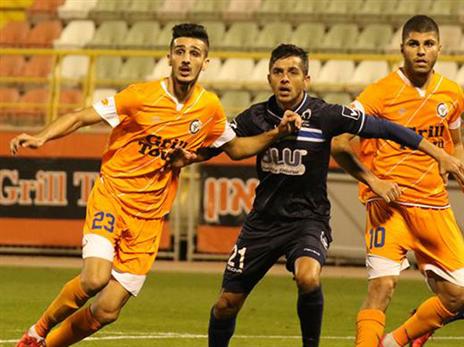 לא נתן לשום דבר לעצור אותו (נאזיה סולטן, דאבל פס)