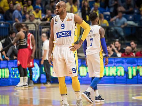 בגדי מכבי החדשים (עודד קרני)