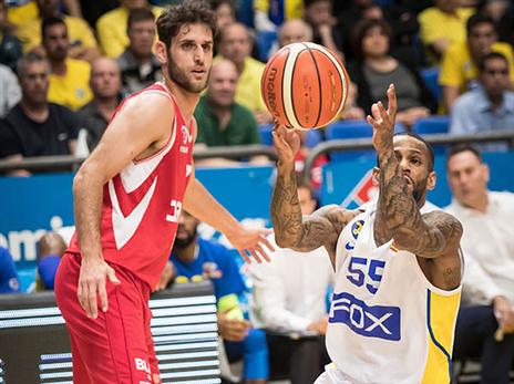 ג'קסון נפצע ולא עלה למחצית השניה (עודד קרני)