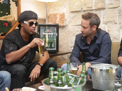 יתארח בסלון של משפחה ישראלית (שוקה כהן)